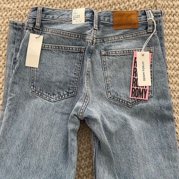 Denim Forum The Romy Mid Rise Classic 30L Jean - Picture 3 of 6